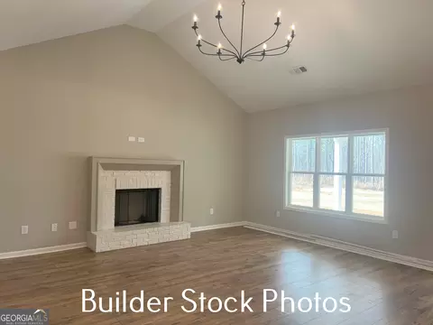 Living - 533 Silver Dollar Rd, Barnesville, GA 30204 photo 7 of 10