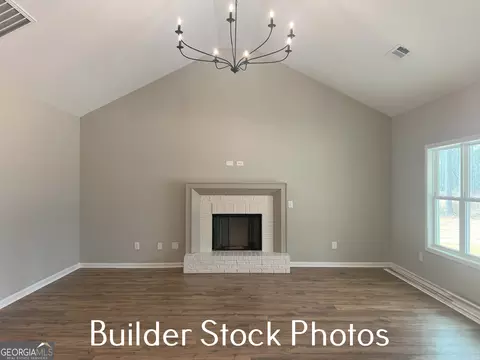 Living - 533 Silver Dollar Rd, Barnesville, GA 30204 photo 6 of 10