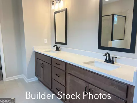 Bath - 533 Silver Dollar Rd, Barnesville, GA 30204 photo 4 of 12