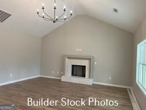 Living - 533 Silver Dollar Rd, Barnesville, GA 30204 photo 4 of 10