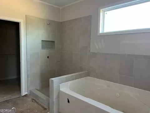 Bath - 533 Silver Dollar Rd, Barnesville, GA 30204 photo 1 of 12
