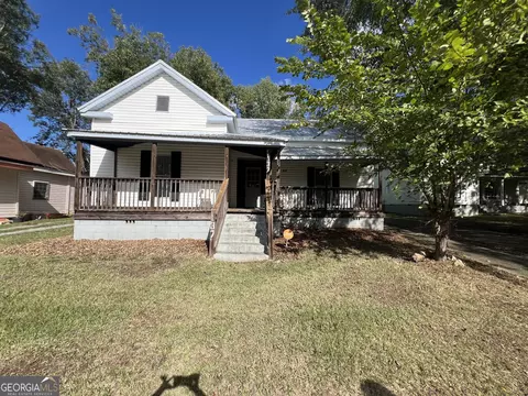 137 W Carr Ave, Jackson, GA 30233