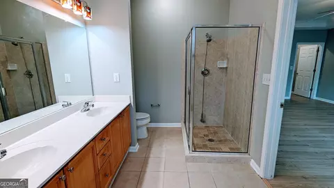 Bath - 212 Edinburgh Ct, Milton, GA 30004 photo 1 of 2