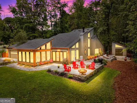 210 Edgewater Way, Peachtree City, GA 30269