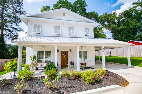 1136 Rome St, Carrollton, GA 30117
