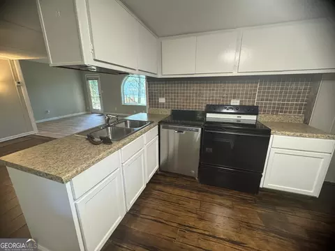 90 E James Cir, Hampton, GA 30228 photo 6