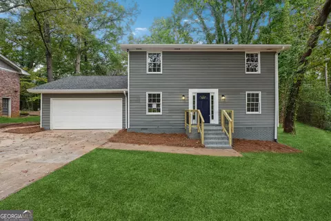 570 Rockborough Dr, Stone Mountain, GA 30083