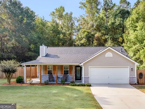 225 Knob Hill Dr, Locust Grove, GA 30248