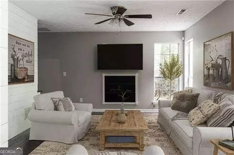 137 Stanfield Ct, Hampton, GA 30228 photo 2