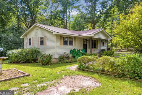 828 Brays Lake Rd, Royston, GA 30662
