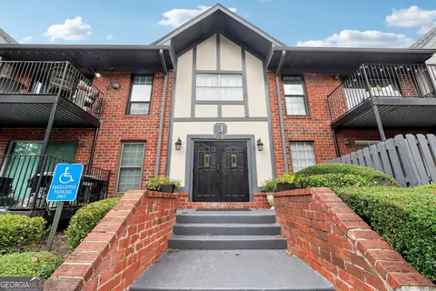 6851 Roswell Rd #J-9, Sandy Springs, GA 30328