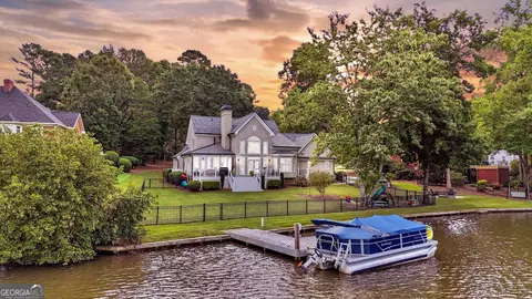 225 S Shore Dr, Newnan, GA 30263