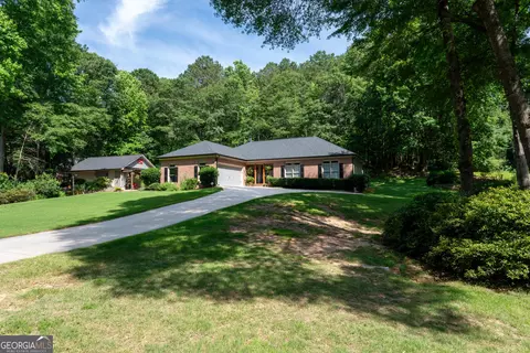 2755 Sandy Creek Cir, Loganville, GA 30052