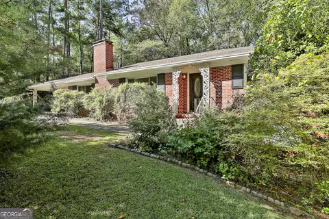 400 Circle Dr, Fayetteville, GA 30214