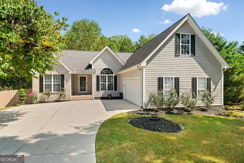 3267 Tuggle Ives Dr, Buford, GA 30519