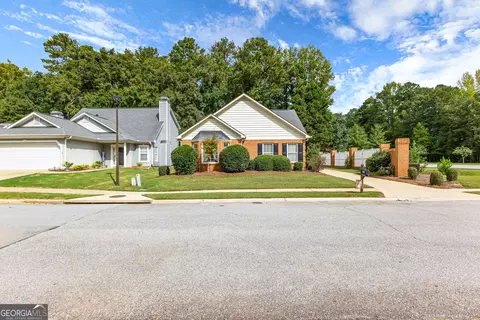 350 Woodgate Dr, Fayetteville, GA 30214