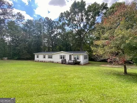 31 Honeysuckle Ln, Zebulon, GA 30295