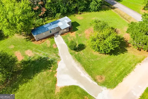 24 Twin Oak Dr, Carrollton, GA 30117