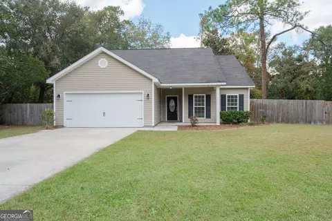 14 Elm St, Hinesville, GA 31313