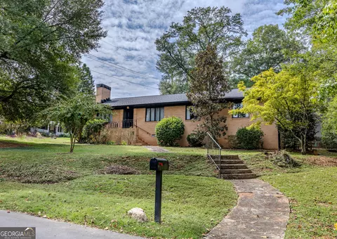16 Benvenue Dr SE, Rome, GA 30161