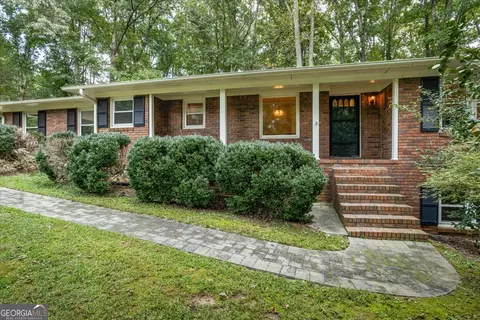 110 Hickory Ave, Fayetteville, GA 30215