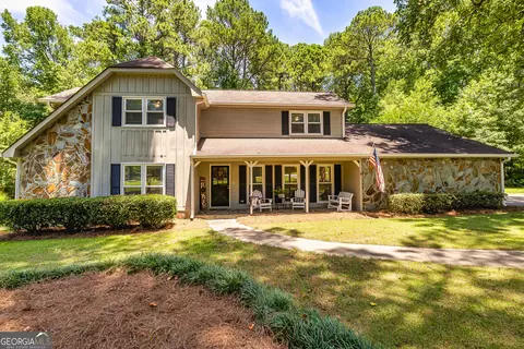 255 Oakcrest Dr, Sharpsburg, GA 30277