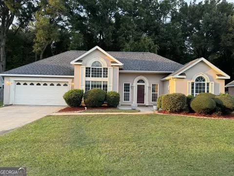 210 Golden Eagle Dr, Kathleen, GA 31047