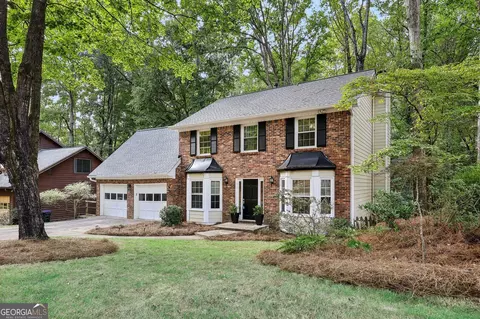 9630 Hillside Dr, Roswell, GA 30076