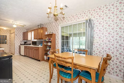 131 Twelve Oaks Dr, Lagrange, GA 30241 photo 8