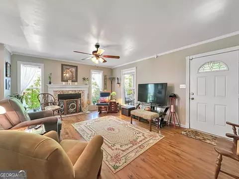 Living - 98 Riverview Rd, Jackson, GA 30233 photo 2 of 4
