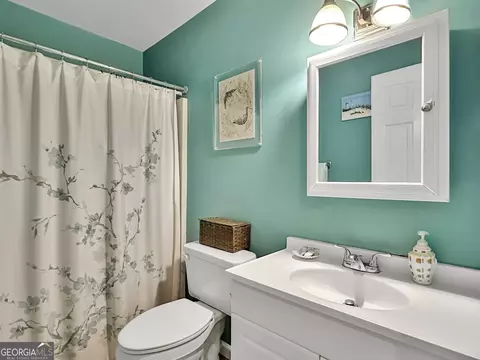 Bath - 98 Riverview Rd, Jackson, GA 30233 photo 1 of 3
