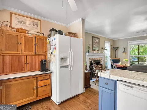 Kitchen - 98 Riverview Rd, Jackson, GA 30233 photo 6 of 6