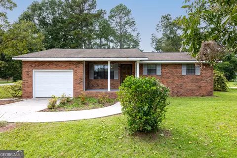 2117 Sunnyside Dr, Waycross, GA 31501