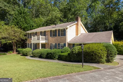 1672 Damon Ct, Dunwoody, GA 30338