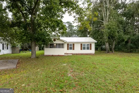 616 St Marys Dr, Waycross, GA 31501