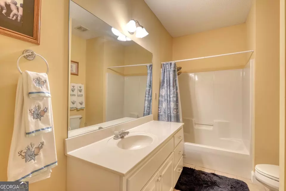 Bath - 92 Gleneagle Ct #B301, Clayton, GA 30525 photo 1 of 4
