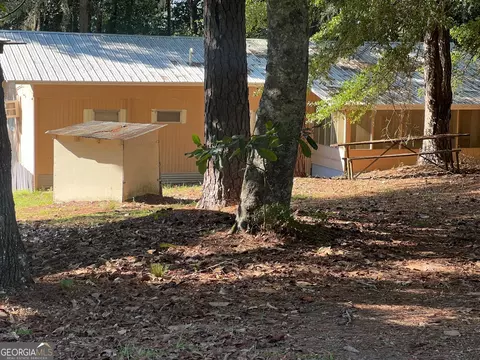 Exterior - 263 E Lakeview Dr, Abbeville, AL 36310 photo 3 of 7