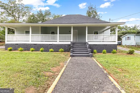 26 Pool Woods Dr, Grantville, GA 30220