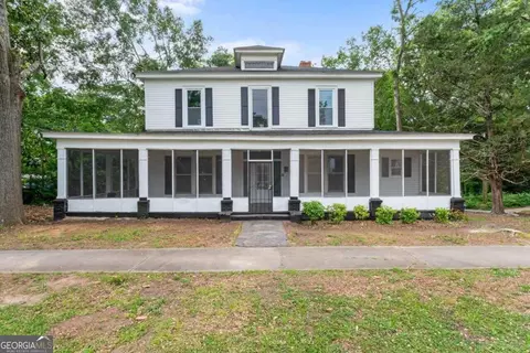 606 E Solomon St, Griffin, GA 30223