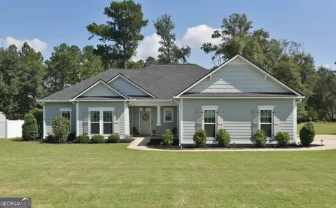 142 Hollister Dr, Albany, GA 31721