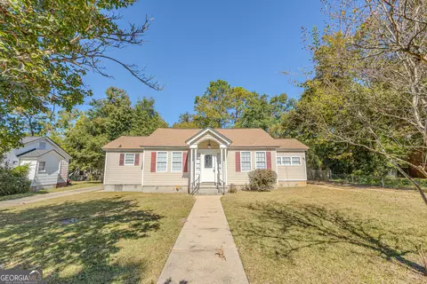 809 Highland Ave, Dublin, GA 31021