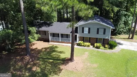 6273 Welton Dr, Riverdale, GA 30296
