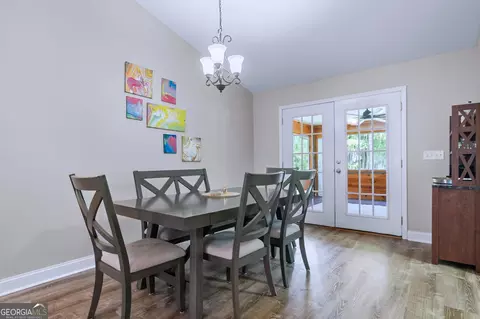 Dining - 123 Entreken Rd, Cobb, GA 31735 photo 2 of 3