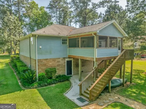 Exterior - 123 Entreken Rd, Cobb, GA 31735 photo 18 of 19