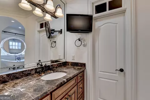 Bath - 8190 Prestwick Cir, Duluth, GA 30097 photo 2 of 10