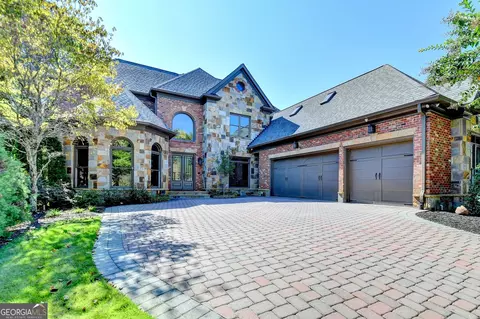 8190 Prestwick Cir, Duluth, GA 30097