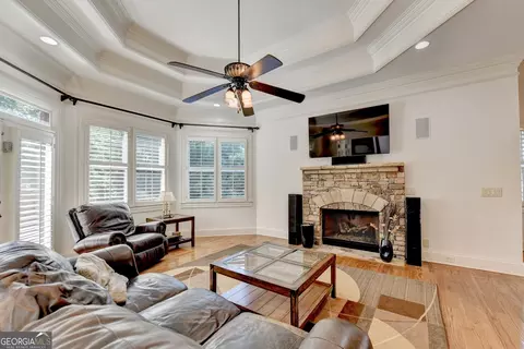 Living - 8190 Prestwick Cir, Duluth, GA 30097 photo 9 of 9