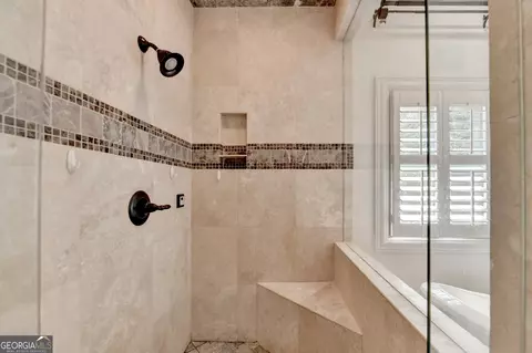 Bath - 8190 Prestwick Cir, Duluth, GA 30097 photo 6 of 10