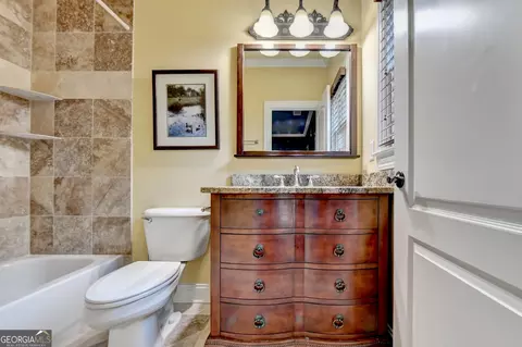 Bath - 8190 Prestwick Cir, Duluth, GA 30097 photo 7 of 10