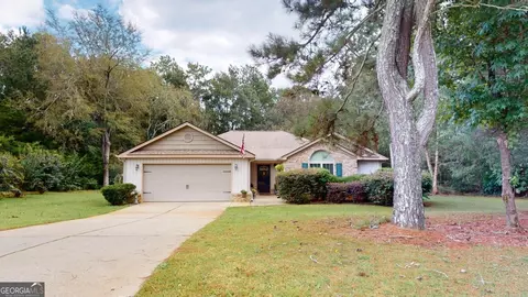219 Shadow Lake Dr, Arnoldsville, GA 30619